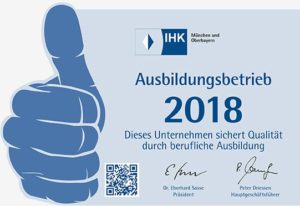 Ausbildungsbetrieb 2018 grau 300x206 - Ausbildungsbetrieb_2018_grau
