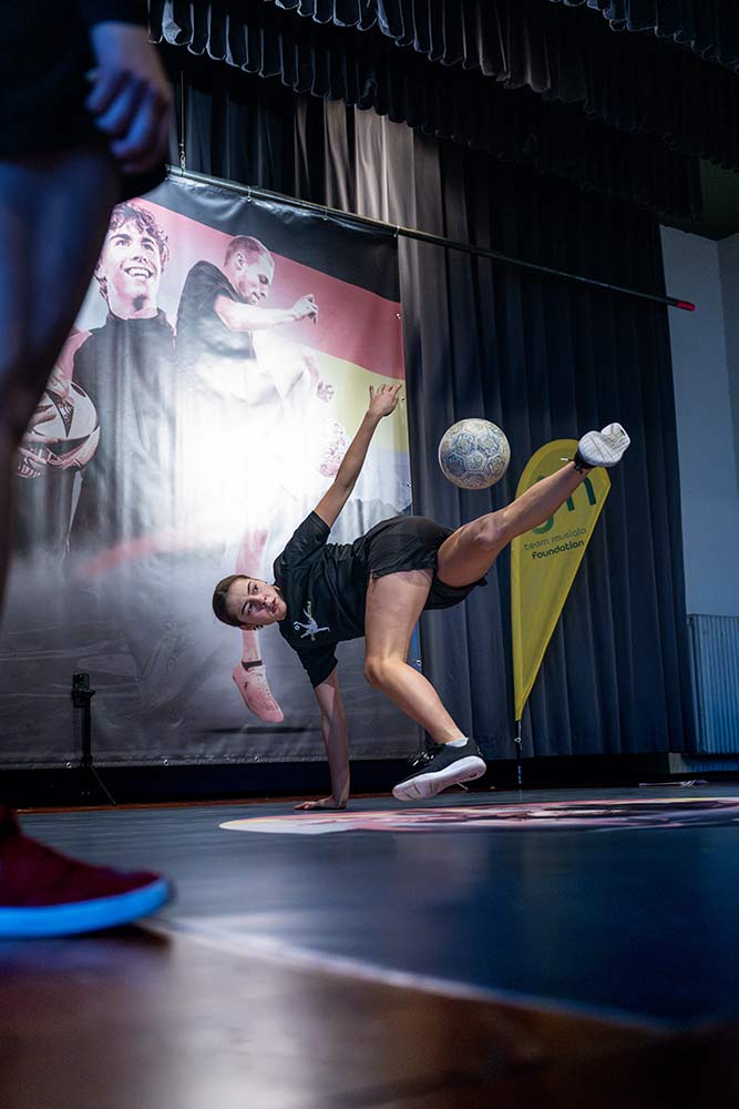Football Freestyle hoch03 - Football Freestyle